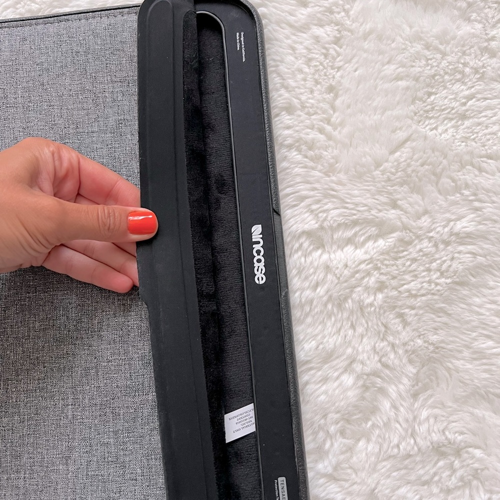 INCASE Laptop case - Picture 4 of 7